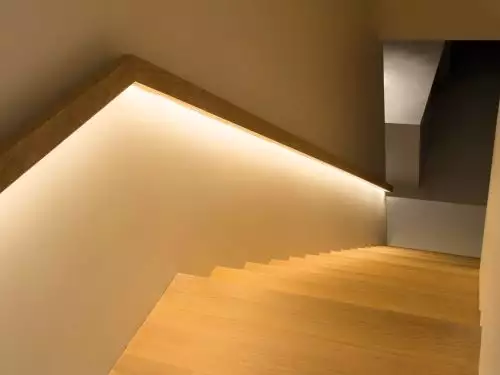 led-1- Подсветка лестницы: идеи, особенности и рекомендации
